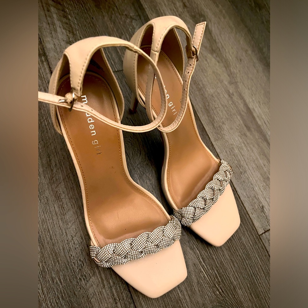Madden girl high heels cute with rhinestones size9